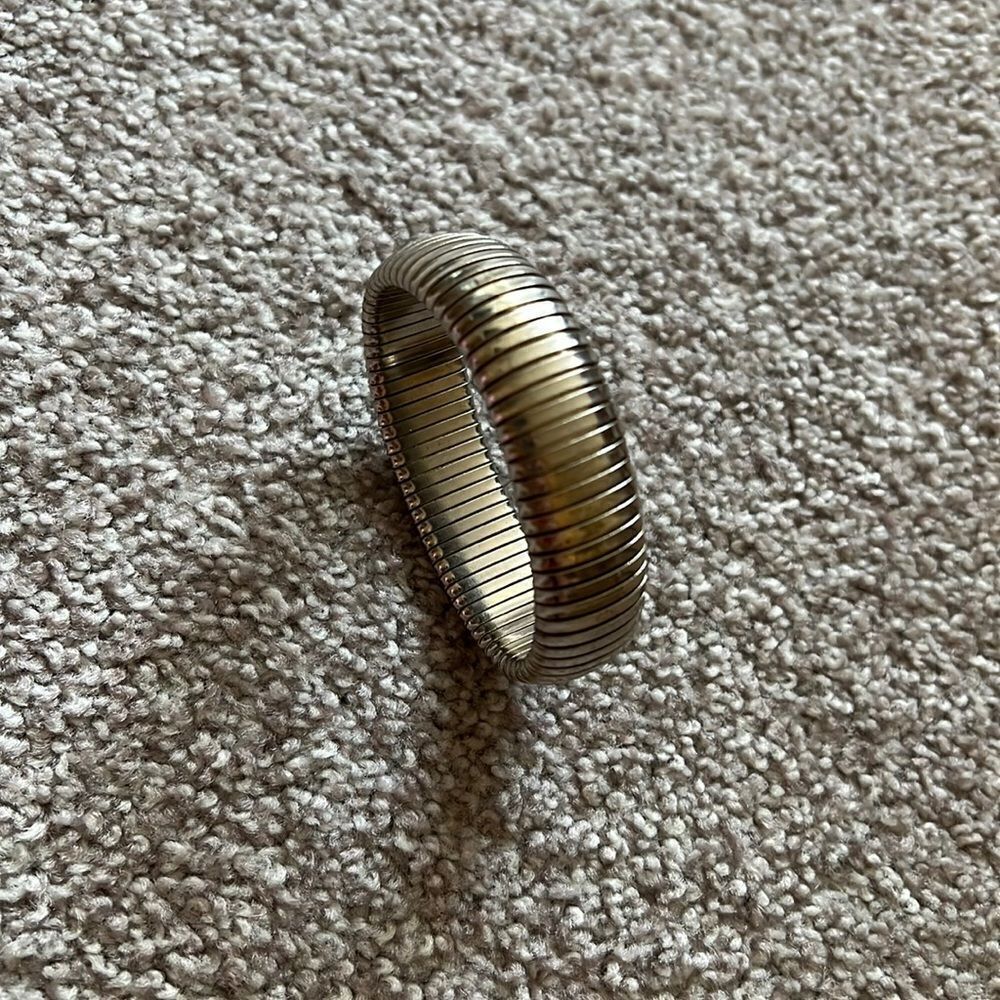 Silverstretchy Statement Bracelet - image 3